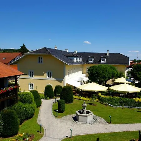 Appartement Geraeumiges In *
