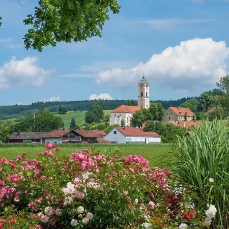 Geraeumiges In *